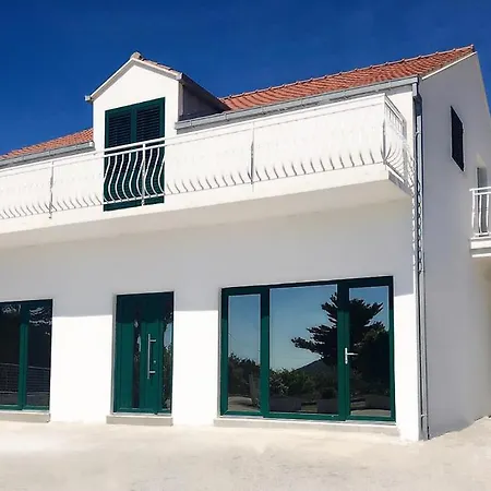 Pula Villa Sleeps 6 With Pool Air Con And Wifi * Pobrezje