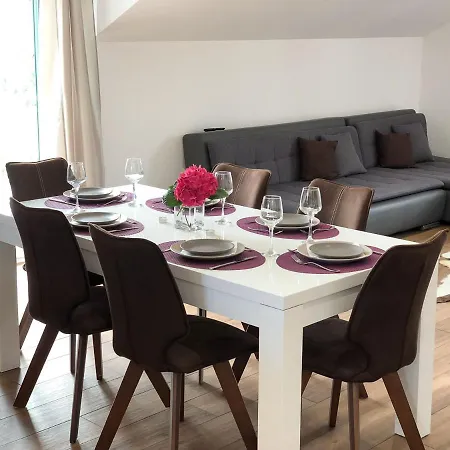 Pula Villa Sleeps 6 With Pool Air Con And Wifi Vila Pobrezje