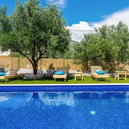 Vila Pula Villa Sleeps 6 With Pool Air Con And Wifi